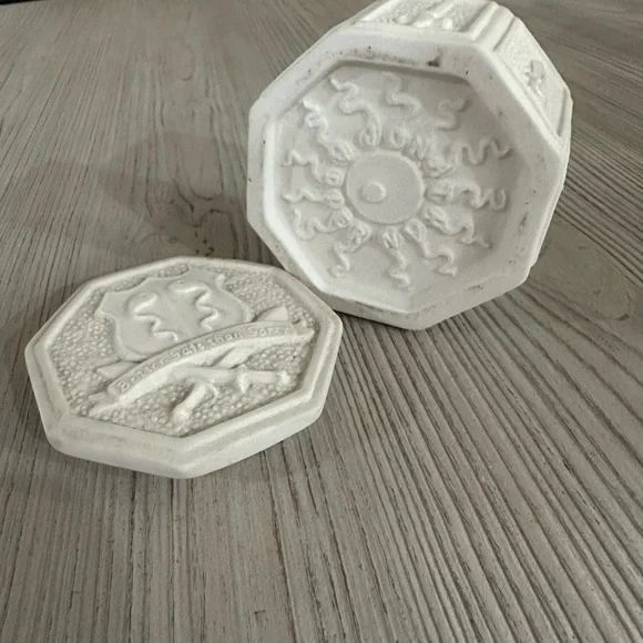 Jonathan Adler White Ceramic Box - Picture 5 of 9